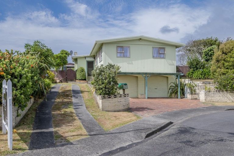 Photo of property in 8 O'rourke Place, Otaki Beach, Otaki, 5512
