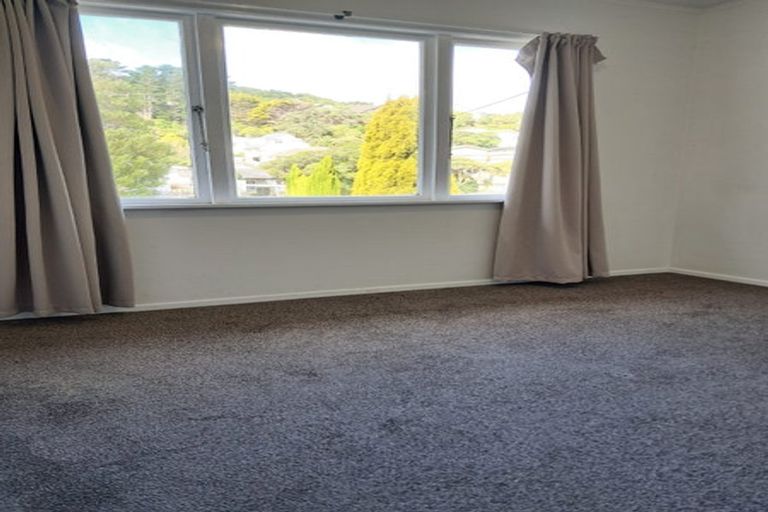 Photo of property in 107 Parkvale Road, Karori, Wellington, 6012
