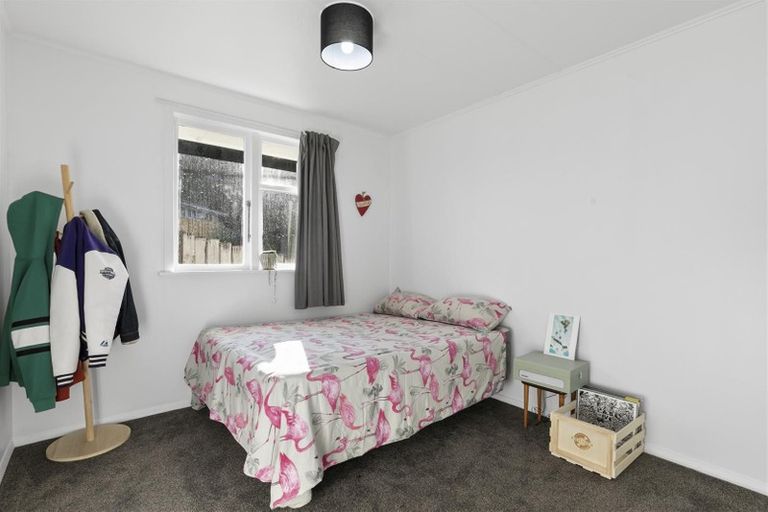 Photo of property in 47 Bird Grove, Stokes Valley, Lower Hutt, 5019