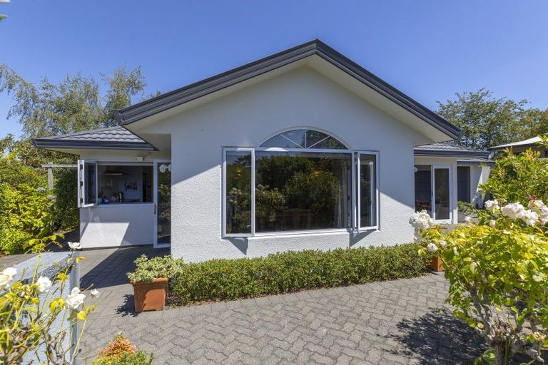 Photo of property in 2/14 Robinson Terrace, Rangatira Park, Taupo, 3330