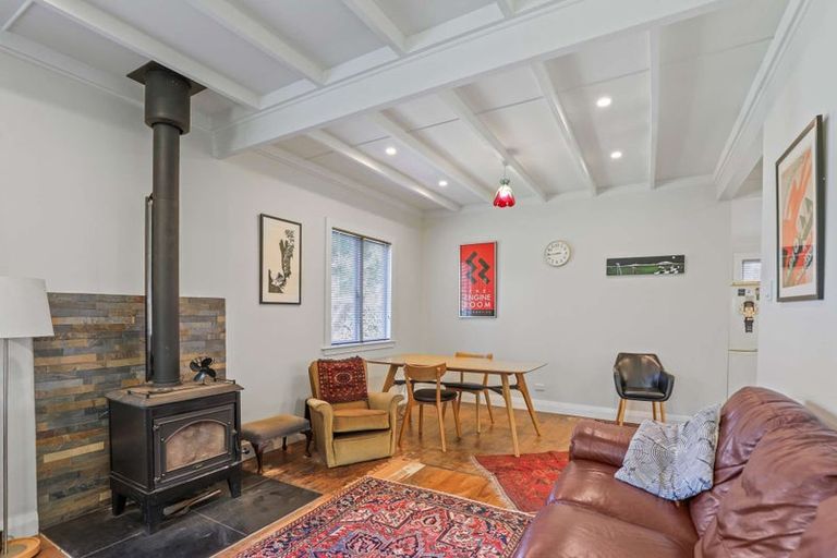 Photo of property in 14 Grey Street, Marton, 4710