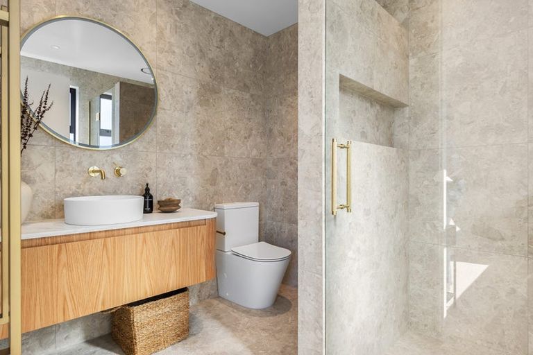 Photo of property in 2/17 Hewitts Road, Merivale, Christchurch, 8014