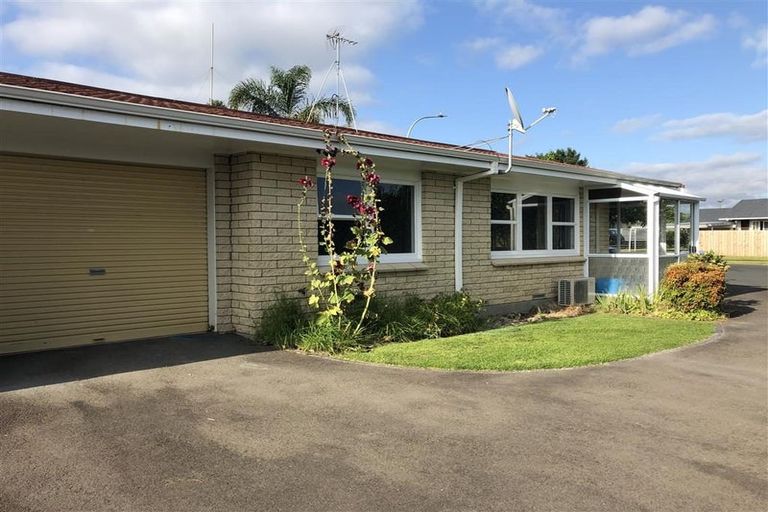 Photo of property in 13 Linklater Avenue, Bellevue, Tauranga, 3110