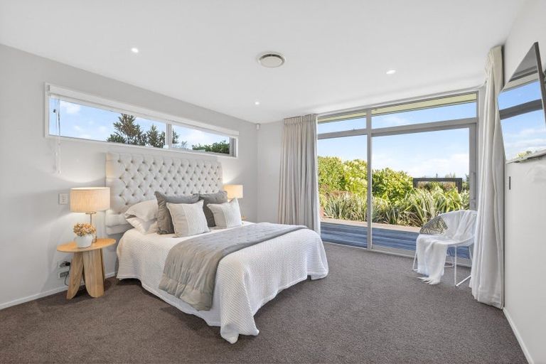 Photo of property in 2 Aglaia Place, Cracroft, Christchurch, 8022