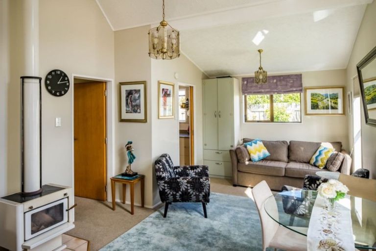 Photo of property in 3a Pukatea Street, Eastbourne, Lower Hutt, 5013