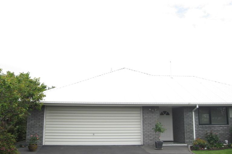 Photo of property in 58 Regency Crescent, Redwood, Christchurch, 8051