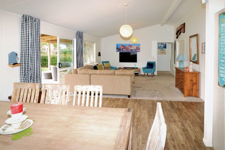 Photo of property in 43 Kon Tiki Road, Whiritoa, Whangamata, 3691