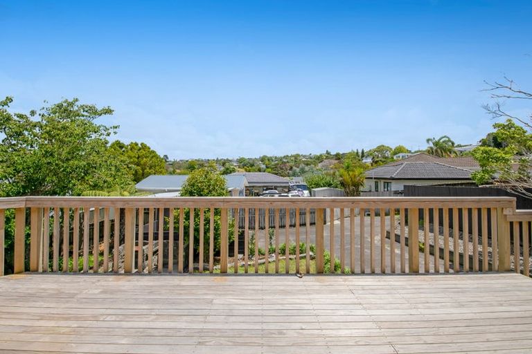 Photo of property in 1/7 Leiden Place, Totara Vale, Auckland, 0629