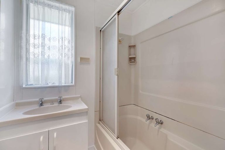 Photo of property in 25 Reynolds Road, Pukekohe, 2120