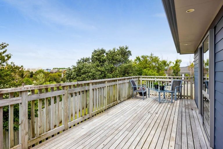 Photo of property in 102 Seaview Road, Westown, New Plymouth, 4310