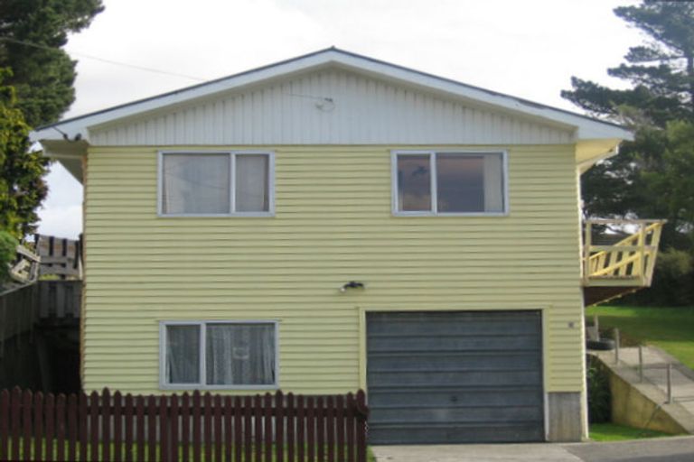 Photo of property in 34 Levant Street, Cannons Creek, Porirua, 5024