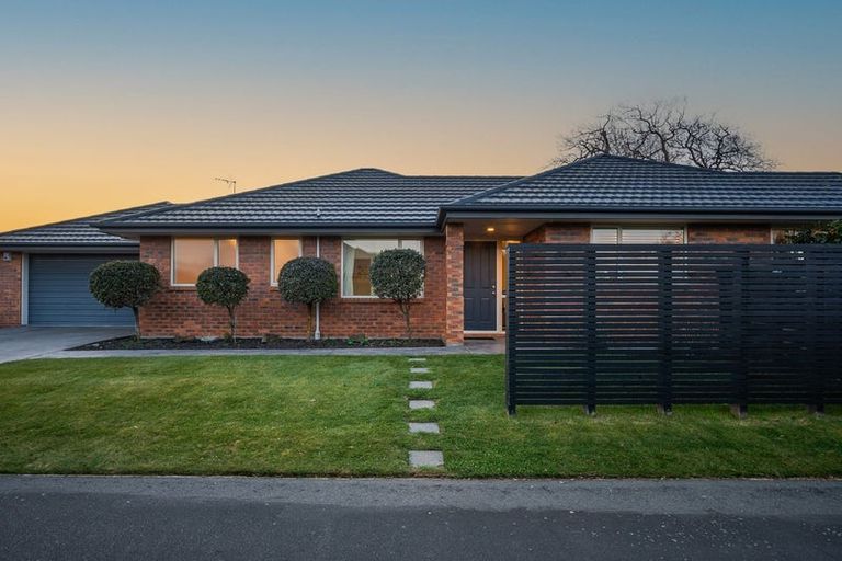 Photo of property in 10 Limes Avenue, Parklands, Christchurch, 8083