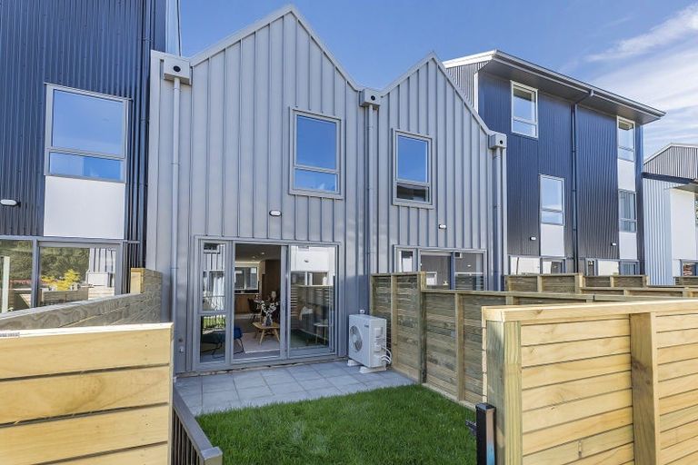 Photo of property in 34 John Street, Stokes Valley, Lower Hutt, 5019