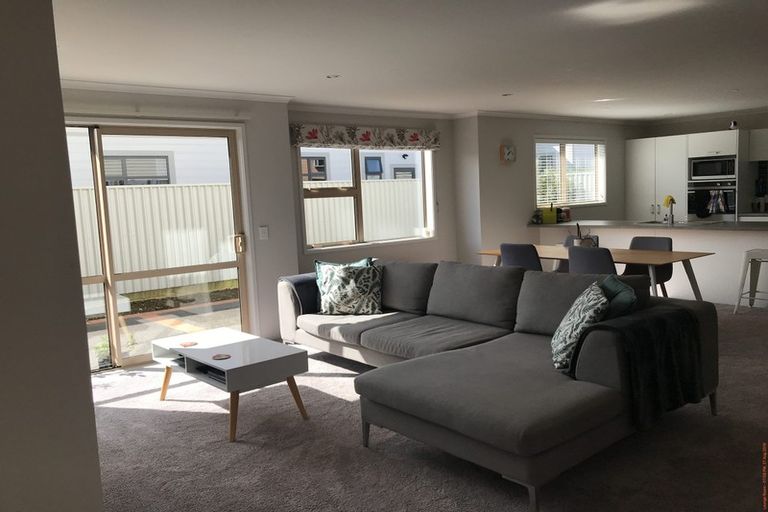 Photo of property in 21 Latimer Way, Petone, Lower Hutt, 5012