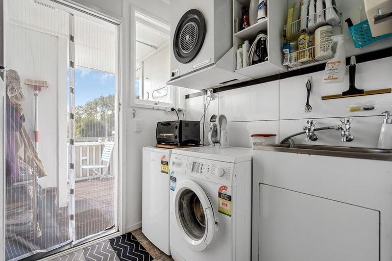 Photo of property in 3 Hamilton Drive, Waiuku, 2123