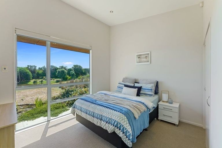 Photo of property in 40 Raukawa Road, Peka Peka, Waikanae, 5391