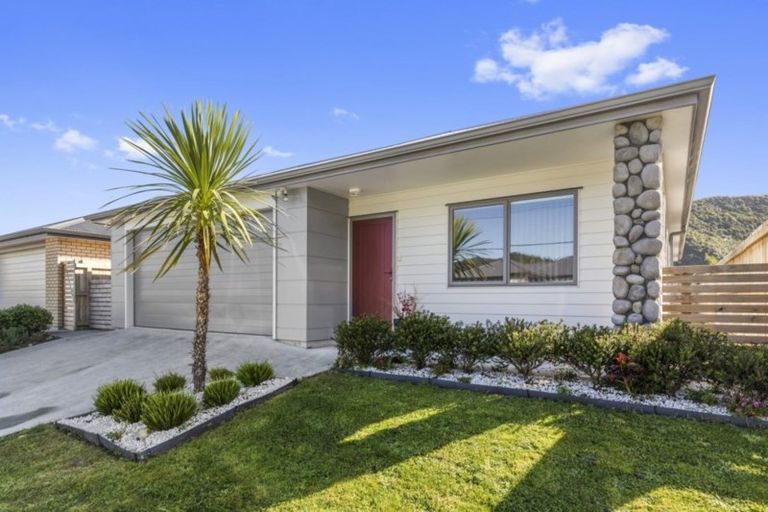 Photo of property in 88 Farmer Crescent, Taita, Lower Hutt, 5011