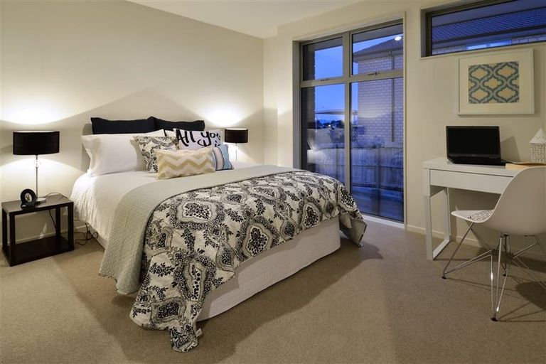 Photo of property in 182 Sunset Road, Unsworth Heights, Auckland, 0632