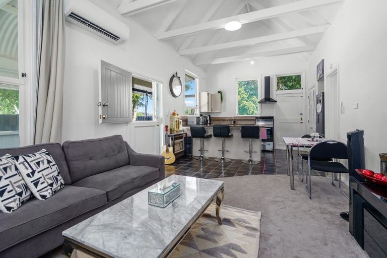 Photo of property in 1/201 Victoria Street, Cambridge, 3434