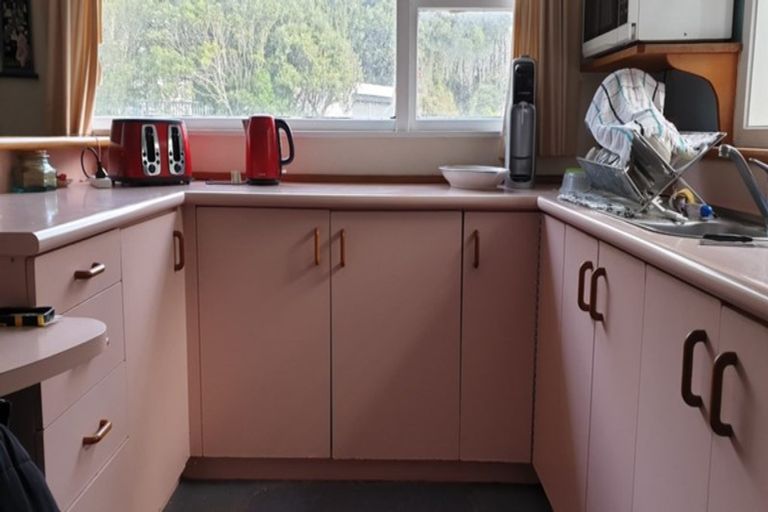 Photo of property in 50 Randwick Road, Northland, Wellington, 6012