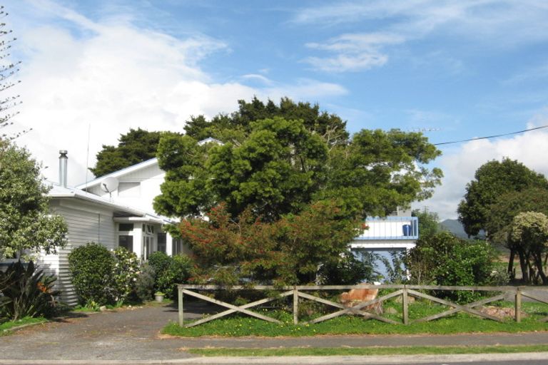 Photo of property in 165 Wharf Road, Coromandel, 3506