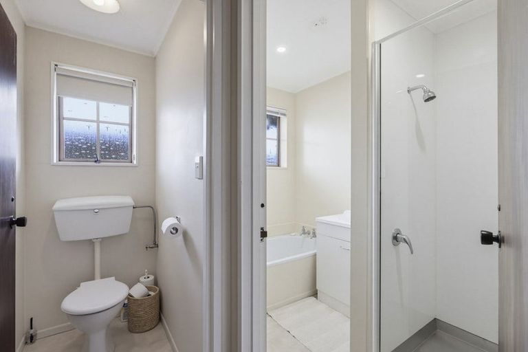 Photo of property in 15a Te Maku Grove, Waikanae, 5036