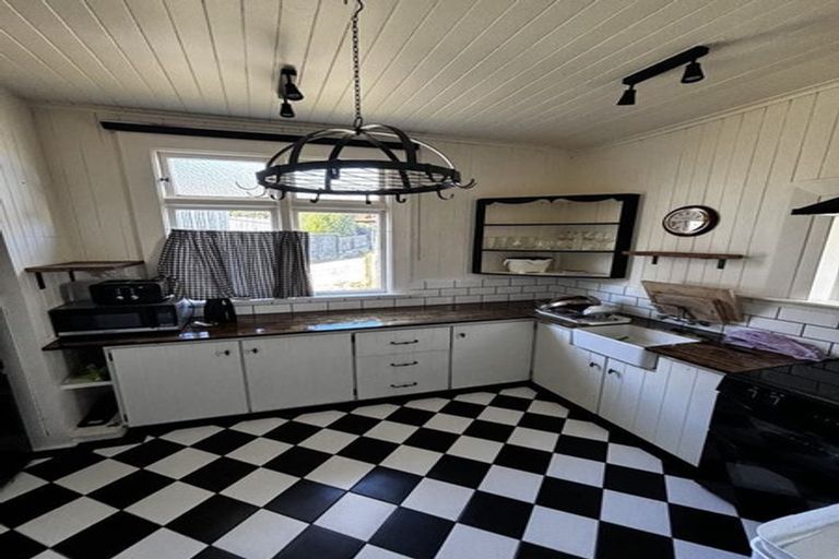 Photo of property in 19 Mataora Road, Kenmure, Dunedin, 9011