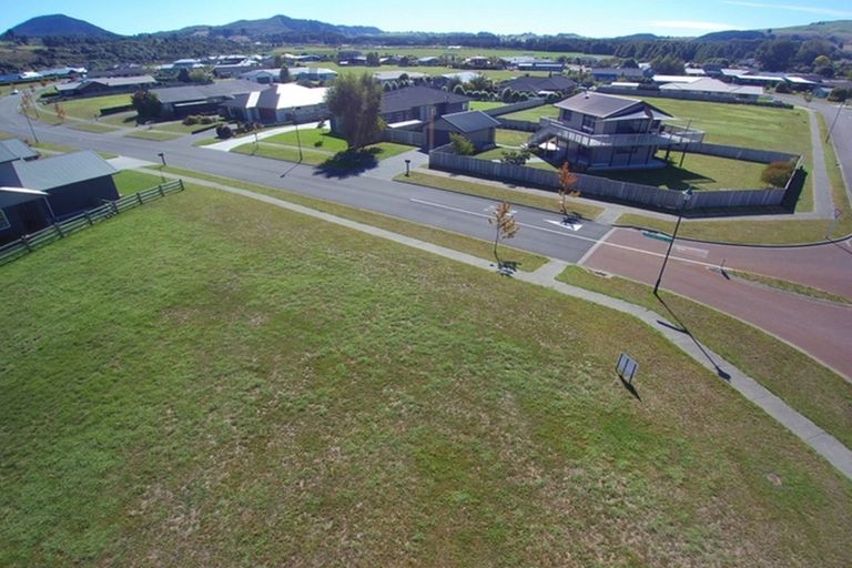 Photo of property in 140 Lisland Drive, Kinloch, Taupo, 3377