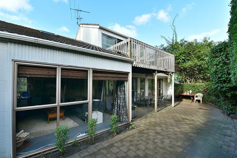 Photo of property in 1/8 Carlisle Road, Browns Bay, Auckland, 0630