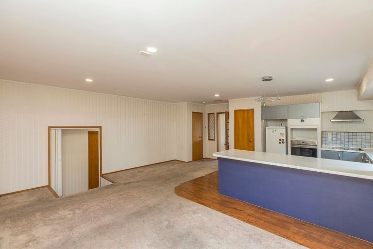 Photo of property in 40 Pigeon Mountain Road, Half Moon Bay, Auckland, 2012