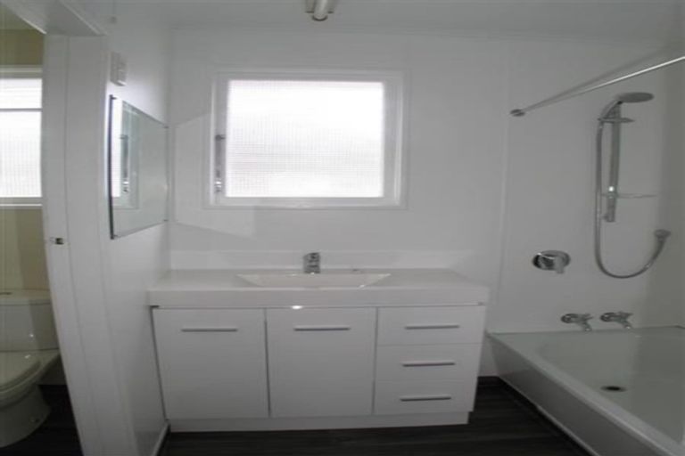 Photo of property in 27 Kent Street, Picton, 7220