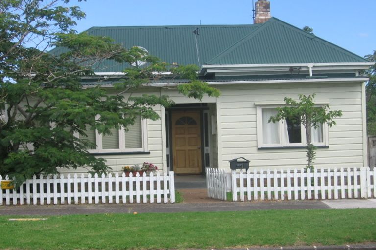 Photo of property in 1 Patuone Avenue, Devonport, Auckland, 0624