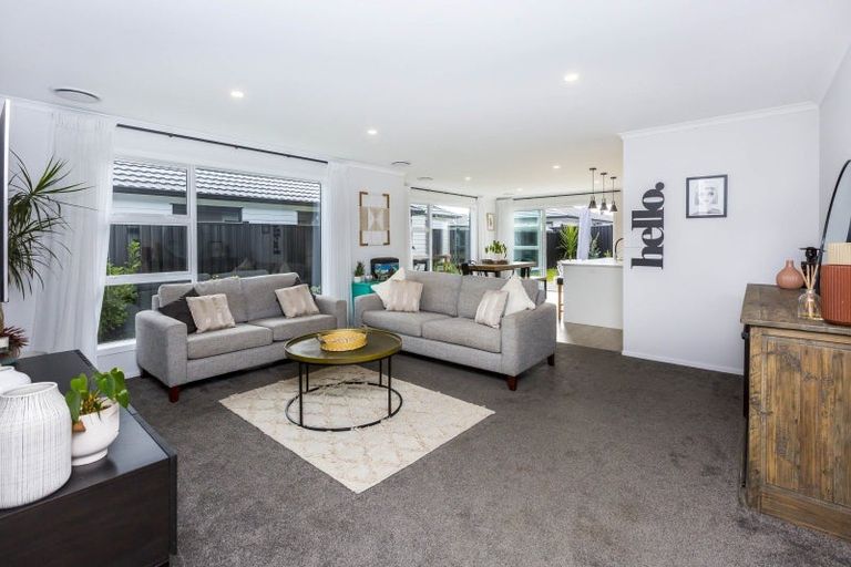 Photo of property in 99 Mawai Hakona Drive, Wallaceville, Upper Hutt, 5018