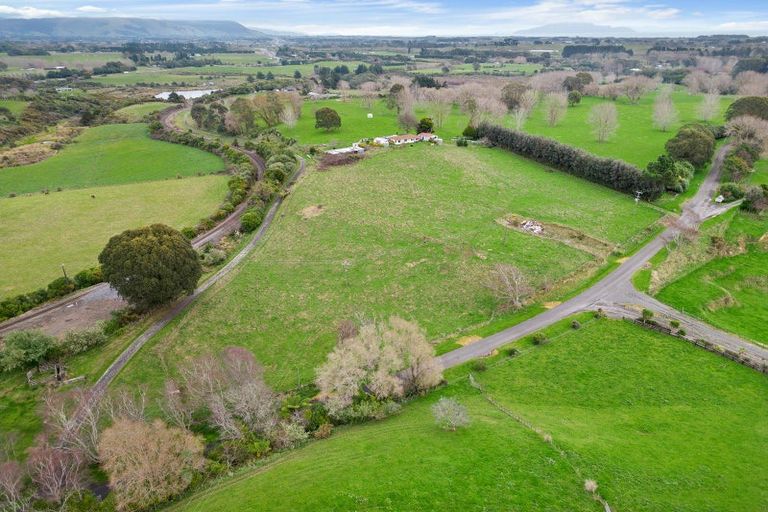 Photo of property in 101 Forest Lakes Road, Otaki, 5583