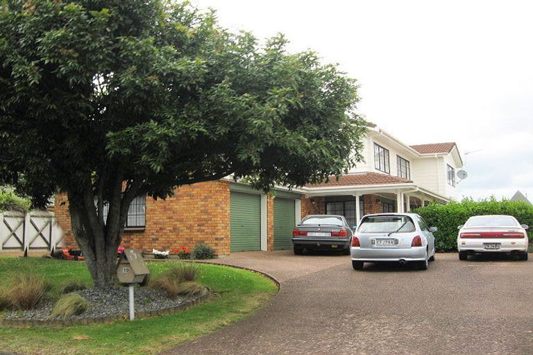 Photo of property in 19 Cumbrian Place, Conifer Grove, Takanini, 2112