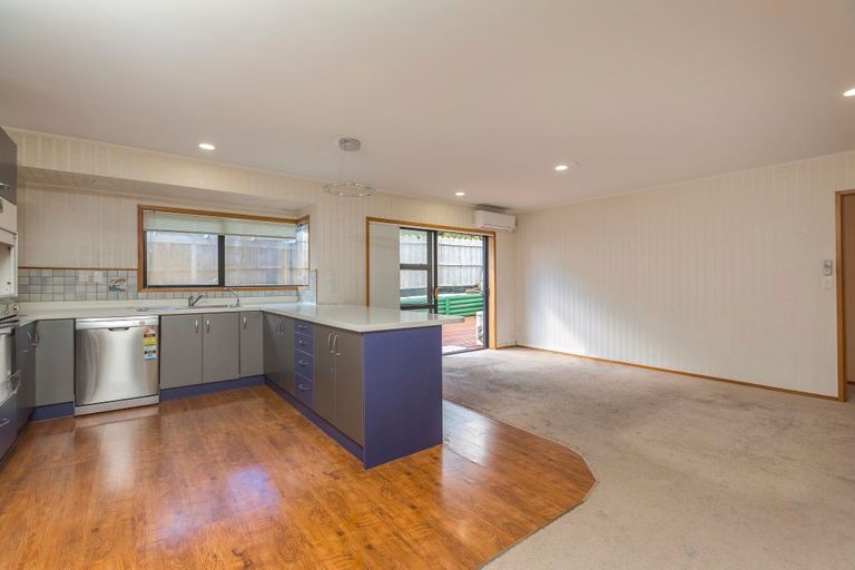 Photo of property in 40 Pigeon Mountain Road, Half Moon Bay, Auckland, 2012