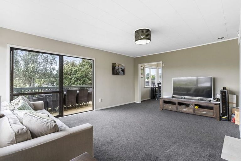 Photo of property in 234 Triangle Road, Massey, Auckland, 0614
