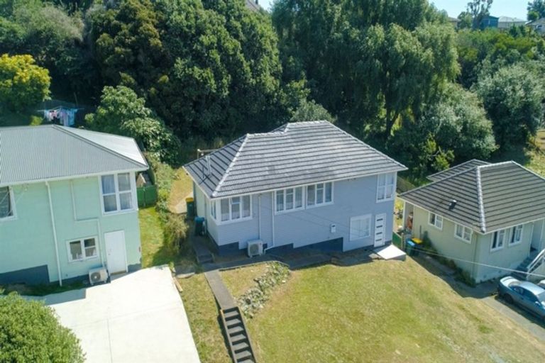 Photo of property in 160 Champion Street, Cannons Creek, Porirua, 5024