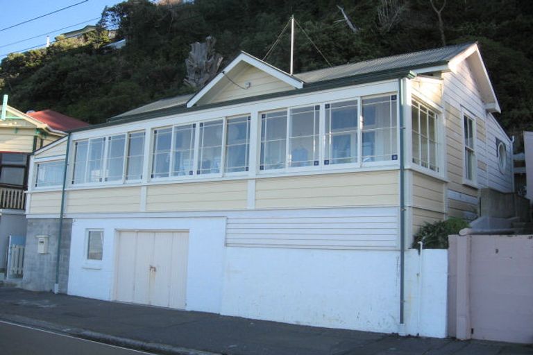 Photo of property in 141 Marine Parade, Seatoun, Wellington, 6022