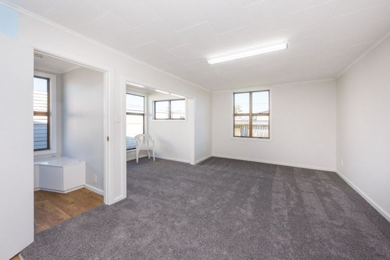 Photo of property in 1 Warren Street, Foxton Beach, Foxton, 4815