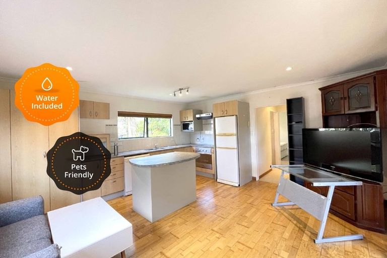 Photo of property in 11 Scarlock Avenue, Browns Bay, Auckland, 0630