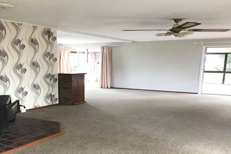 Photo of property in 22 Glen Road, Ranui, Auckland, 0612