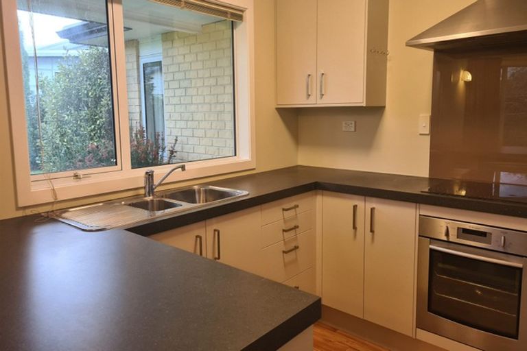 Photo of property in 4 Tararua Crescent, Carterton, 5713