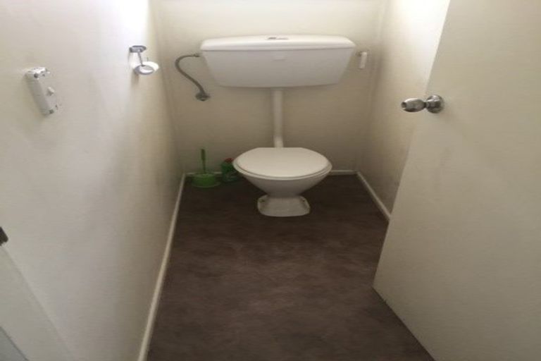 Photo of property in 262 Hepburn Road, Glendene, Auckland, 0602