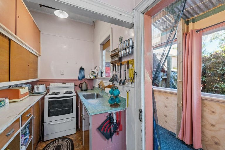 Photo of property in 16 Scotia Street, Port Chalmers, 9023