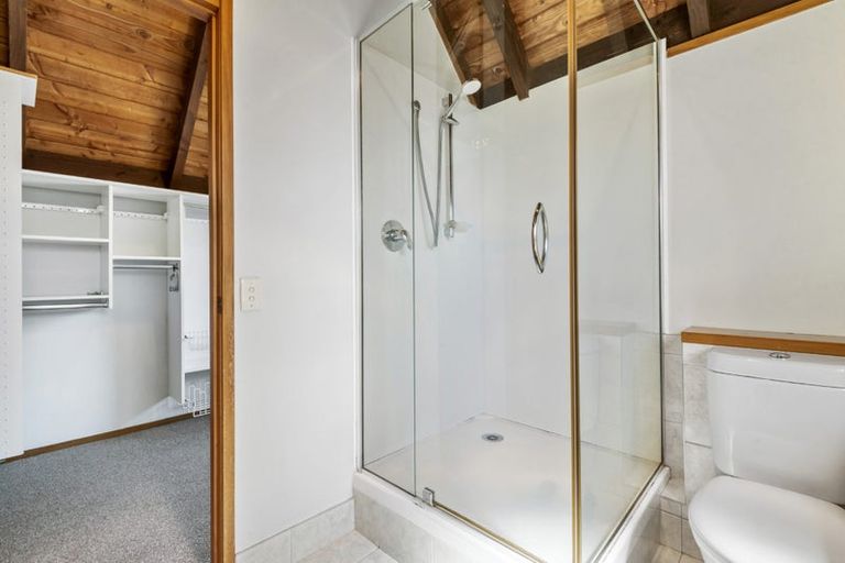 Photo of property in 3 Mizpah Road, Waiake, Auckland, 0630