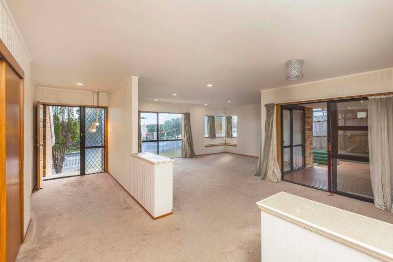 Photo of property in 40 Pigeon Mountain Road, Half Moon Bay, Auckland, 2012