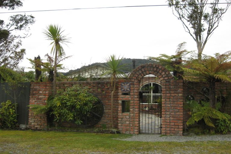 Photo of property in 10 Cromarty Street, Dunollie, Runanga, 7803