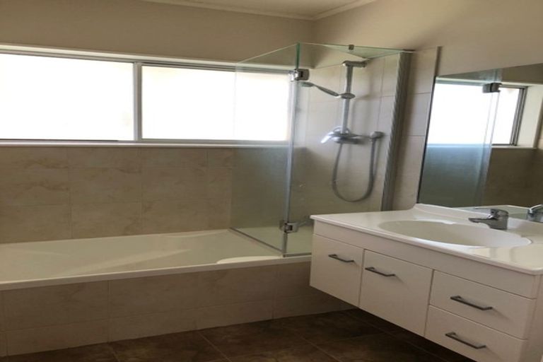 Photo of property in 43 Mayfair Crescent, Mairangi Bay, Auckland, 0630