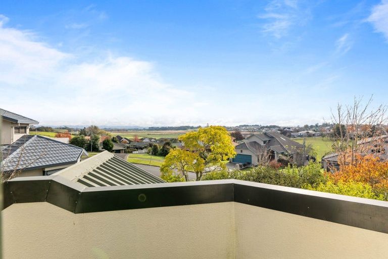 Photo of property in 33 Greenfield Drive, Western Heights, Hamilton, 3200